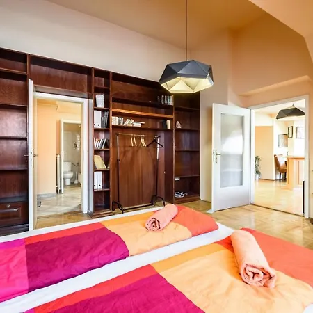 View To The Roofs Luxury With 2 Bedrooms Apartment *