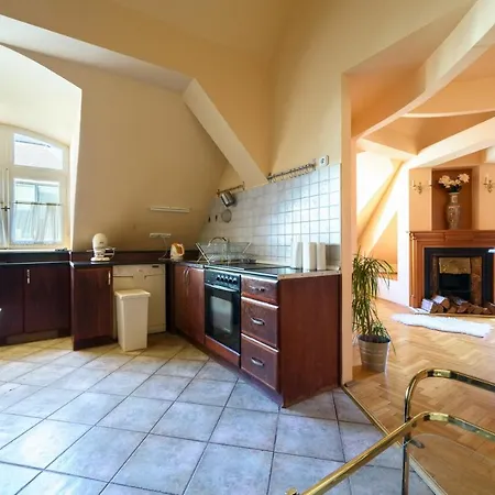 View To The Roofs Luxury With 2 Bedrooms *