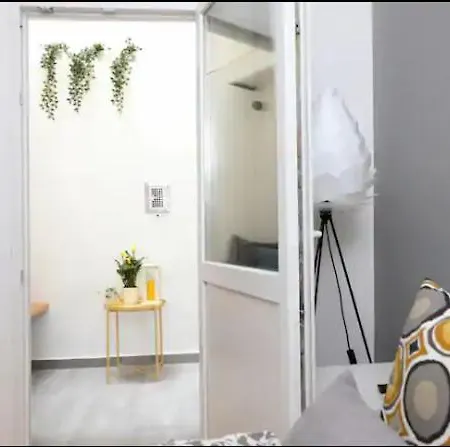 Apartment 3Bdr-2Bath-3Ac Design Apt, Central, Secured Parking, Quiet Budapest