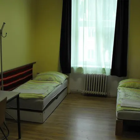 Mogyorodi Hostel *