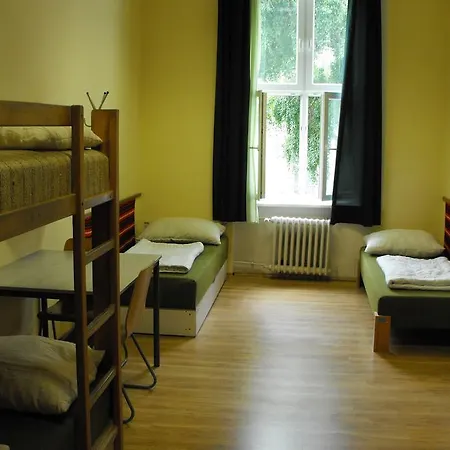 Mogyorodi Hostel *