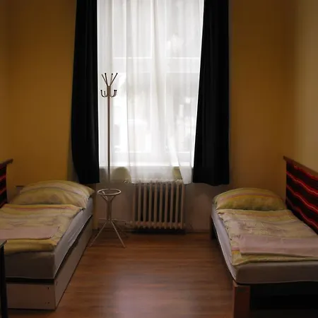 Mogyorodi Hostel