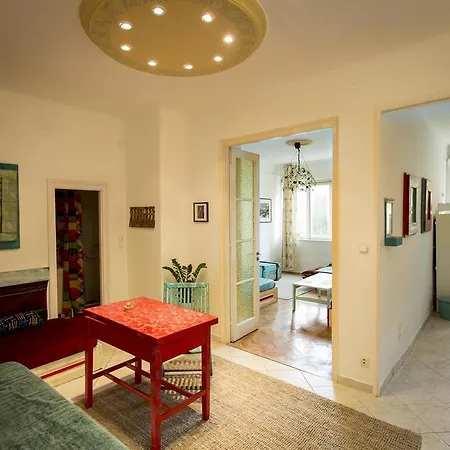 Cosy Art Flat 2 Apartment *