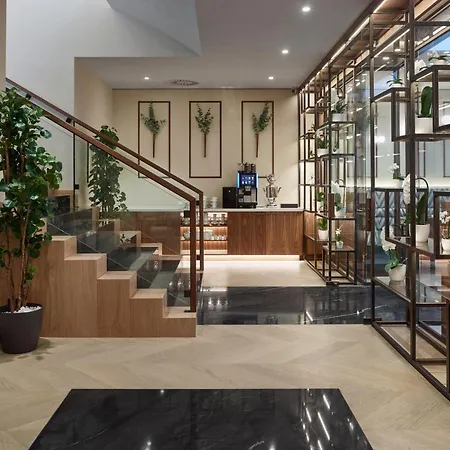 Est Grand Savoy Hotel 4*