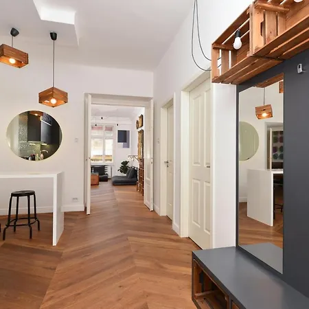 Daylight Apartment, The Location Apartmán