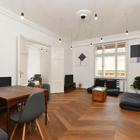 Apartmán Daylight Apartment, The Location
