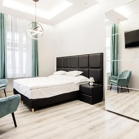 A Golden Star Modern Luxury And * Budapest