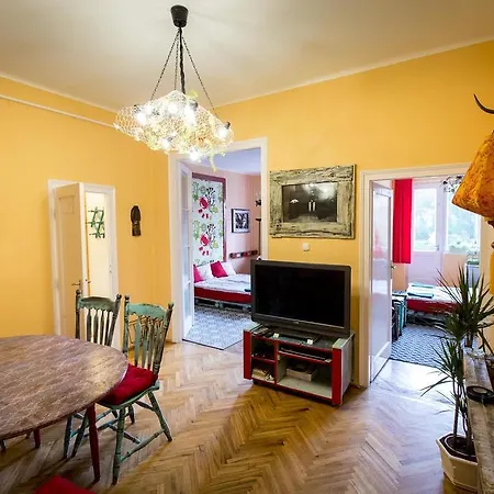 Cosy Art Flat
