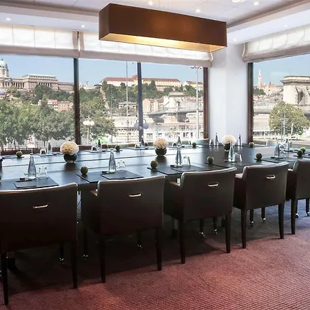 מלון Sofitel Chain Bridge