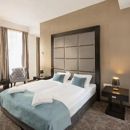 Arcadia Hotel