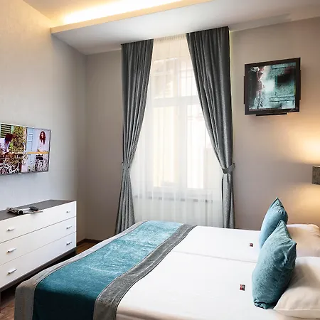 Opera Garden & Hotel Budapest