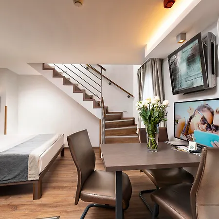 Hotel Opera Garden & 4*