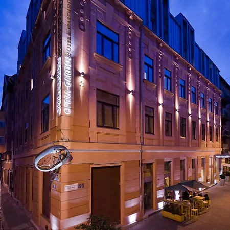 Opera Garden & Hotel 4*
