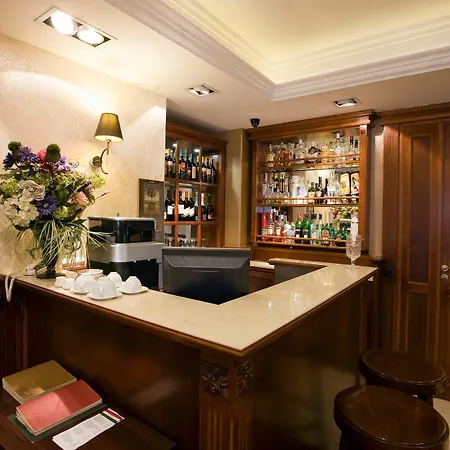 Gold Hotel