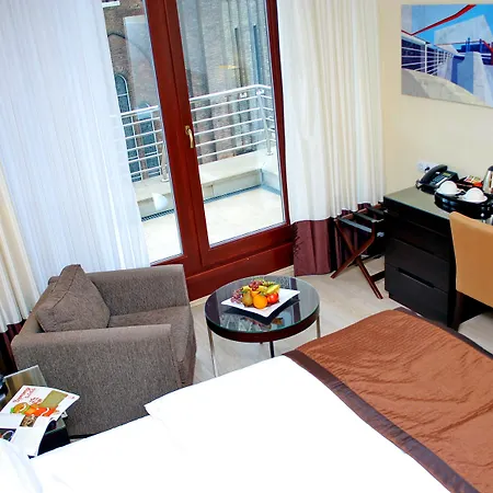 Lion's Garden Hotel 4*