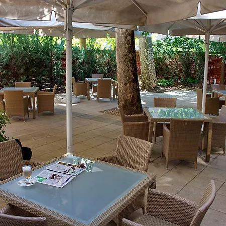 Lion's Garden בודפשט
