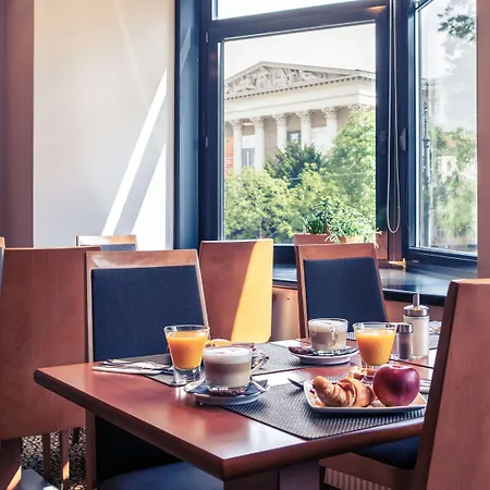 Отель Mercure Korona