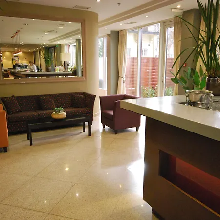Hotel Lion's Garden 4*