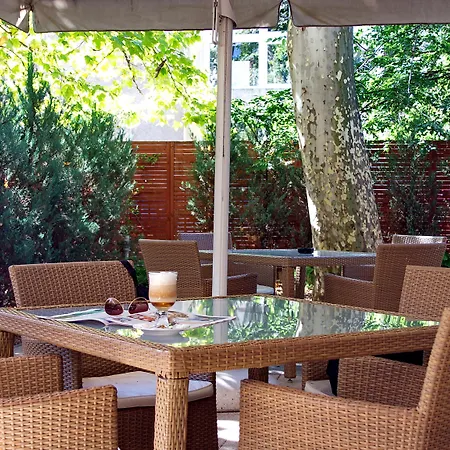 Lion's Garden מלון בודפשט