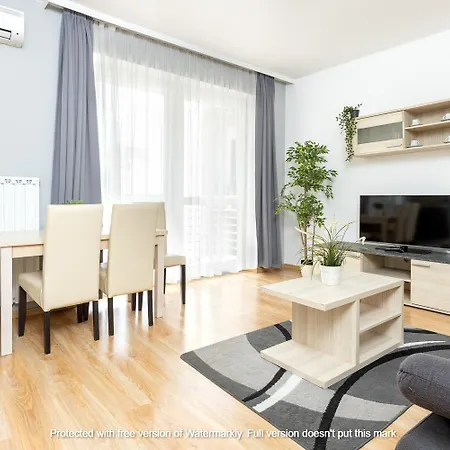 Corvin Plaza & Ξενοδοχείο με διαμερίσματα 3*