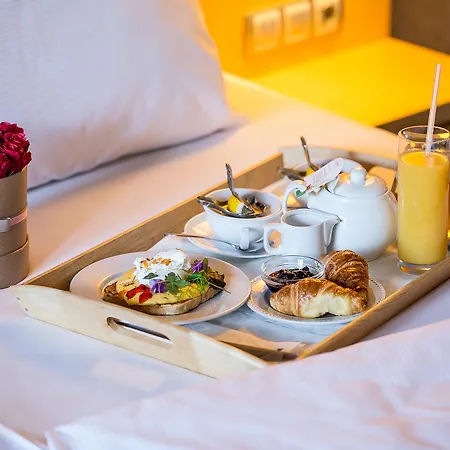 Mamaison Andrassy Hotel 4*