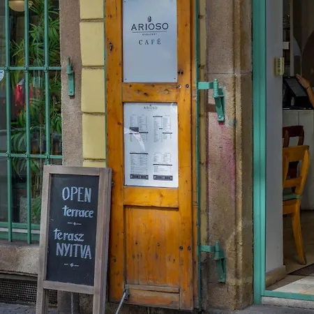 Bengt Kiraly Str. * Budapest
