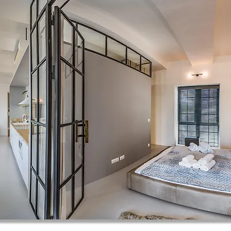 Loft Astoria *
