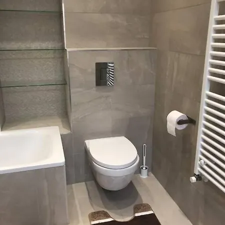 Apartment Renovated And Spacious Two-bedroom In *