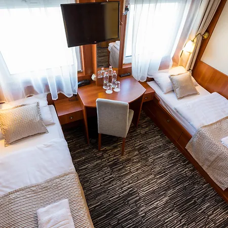 Grand Jules - Boat
