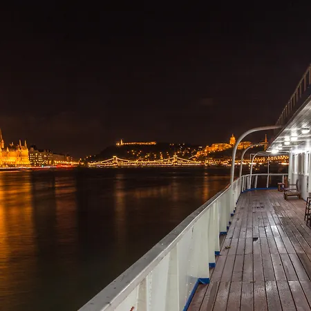 Grand Jules - Boat