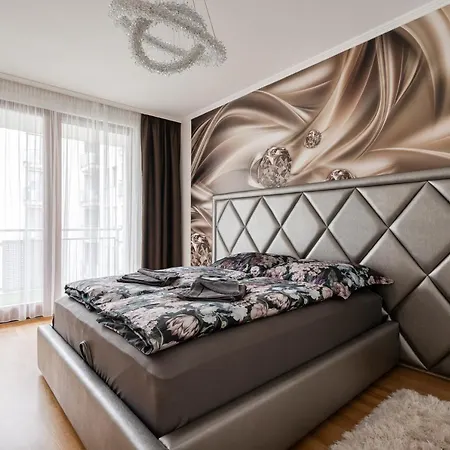 Apartment Penthouse Three Bedrooms, Three Balconies With Free Parking In Kiraly Street Budapest