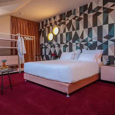 Stories Boutique 4*