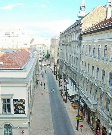 Center *