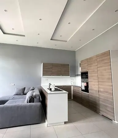Renovated And Spacious Two-bedroom In * Budapest
