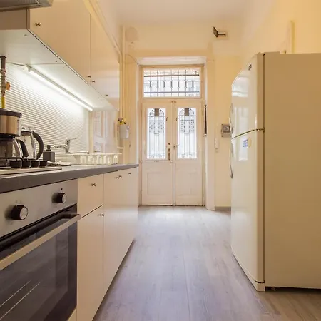 Joseph Boulevard - 3bdr, 2bath, 8ppl * Будапешт