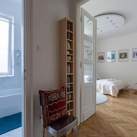Gorgeous Flat Right Near The Center Apartmán *