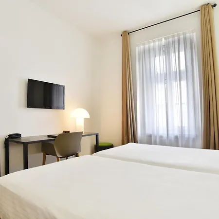Zenit Palace Hotell