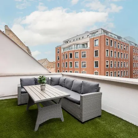 Penthouse Three Bedrooms, Three Balconies With Free Parking In Kiraly Street * Budapest