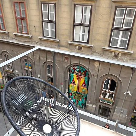 Artemisia Luxury Balcony Apartman