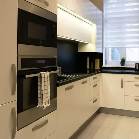 Premium By Hi5 - Lendvay Palace Budapest
