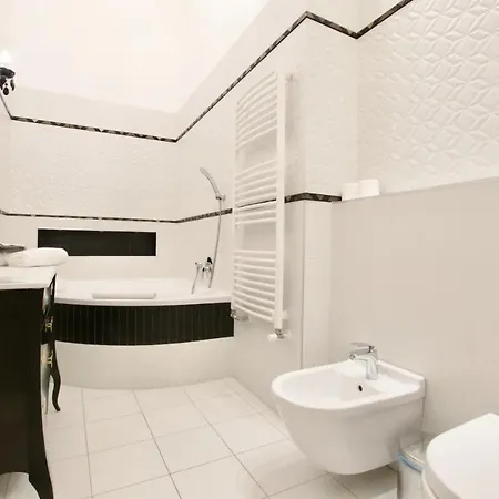 Apartment Premium By Hi5 - Lendvay Palace *