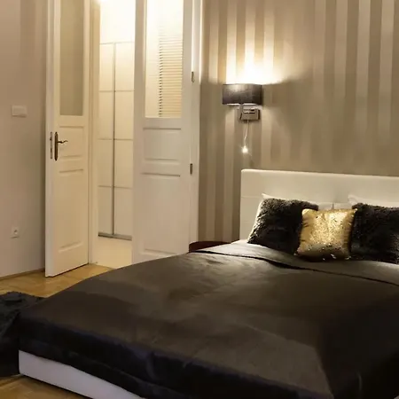 Apartment Premium By Hi5 - Lendvay Palace *
