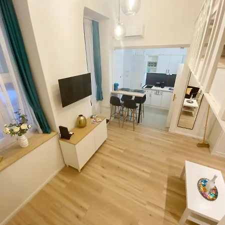 Goldart Design In The Heart Of *
