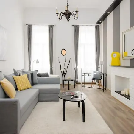Opera Experience Apartment Budapest