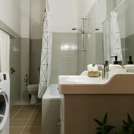 Studio Next To Kiraly Street Kd11 Apartment Budapest