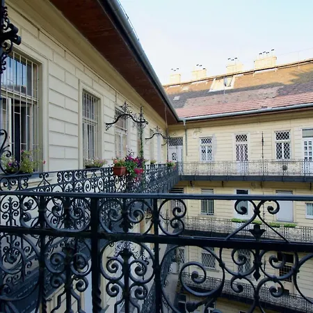 Standard By Hi5 - Nyugati Square Budapest
