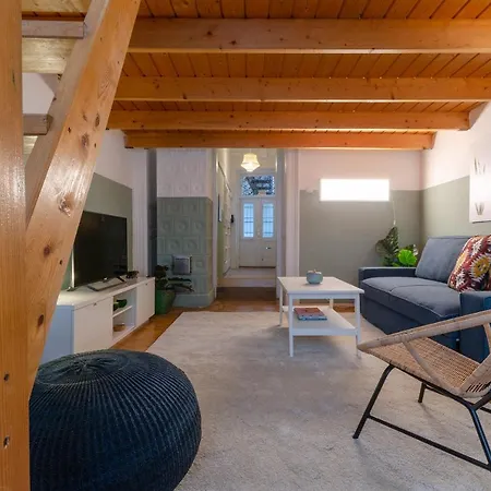 Cosy In District. *