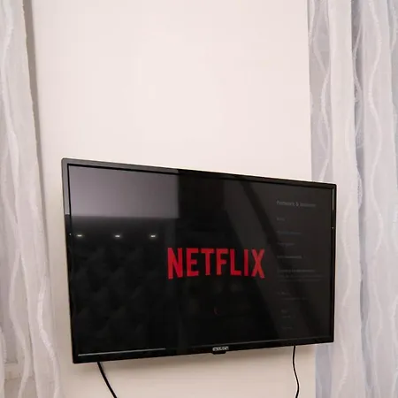 Free Parking! Linden Apartment, Ac, Smart Tv, Wifi * Budapešť