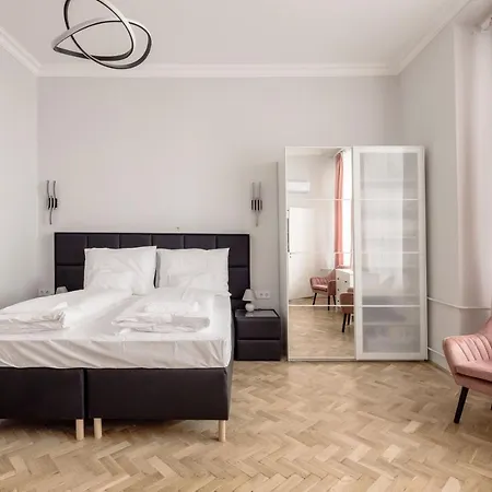 Prime Star Fashion Street Modern Luxury * Budapest