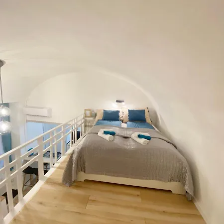 Goldart Design In The Heart Of Apartment *
